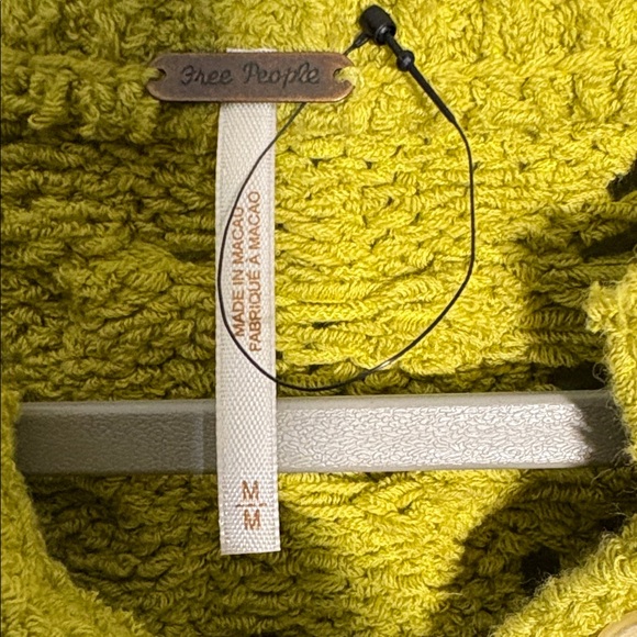 Free People poly Cable Knit Sweater M NWT color snake eyes NEW IN STORES - Picture 6 of 8